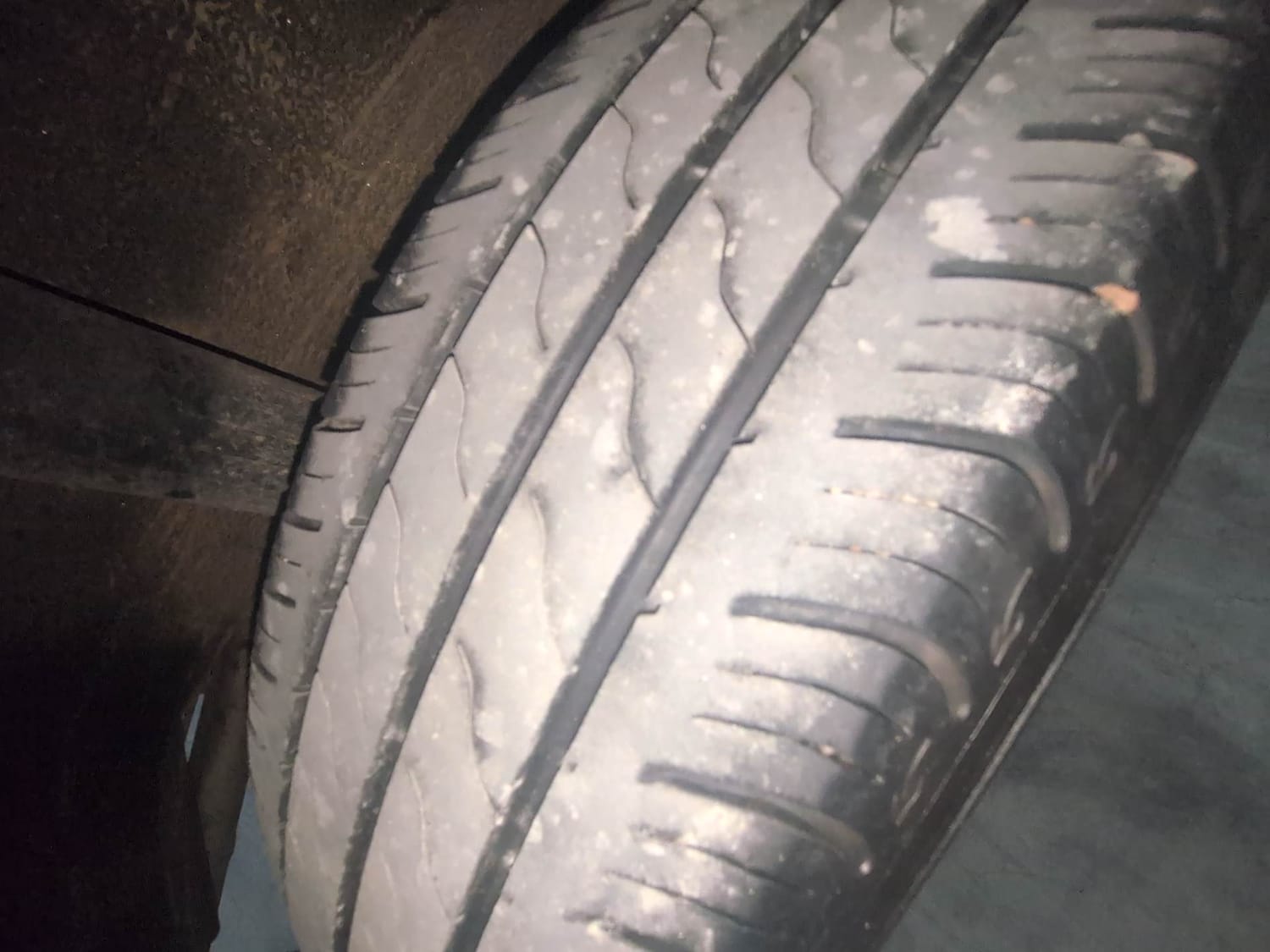 Used 2023 Honda Amaze VX 1.2 Petrol CVT Petrol Automatic tyres RIGHT REAR TYRE TREAD VIEW