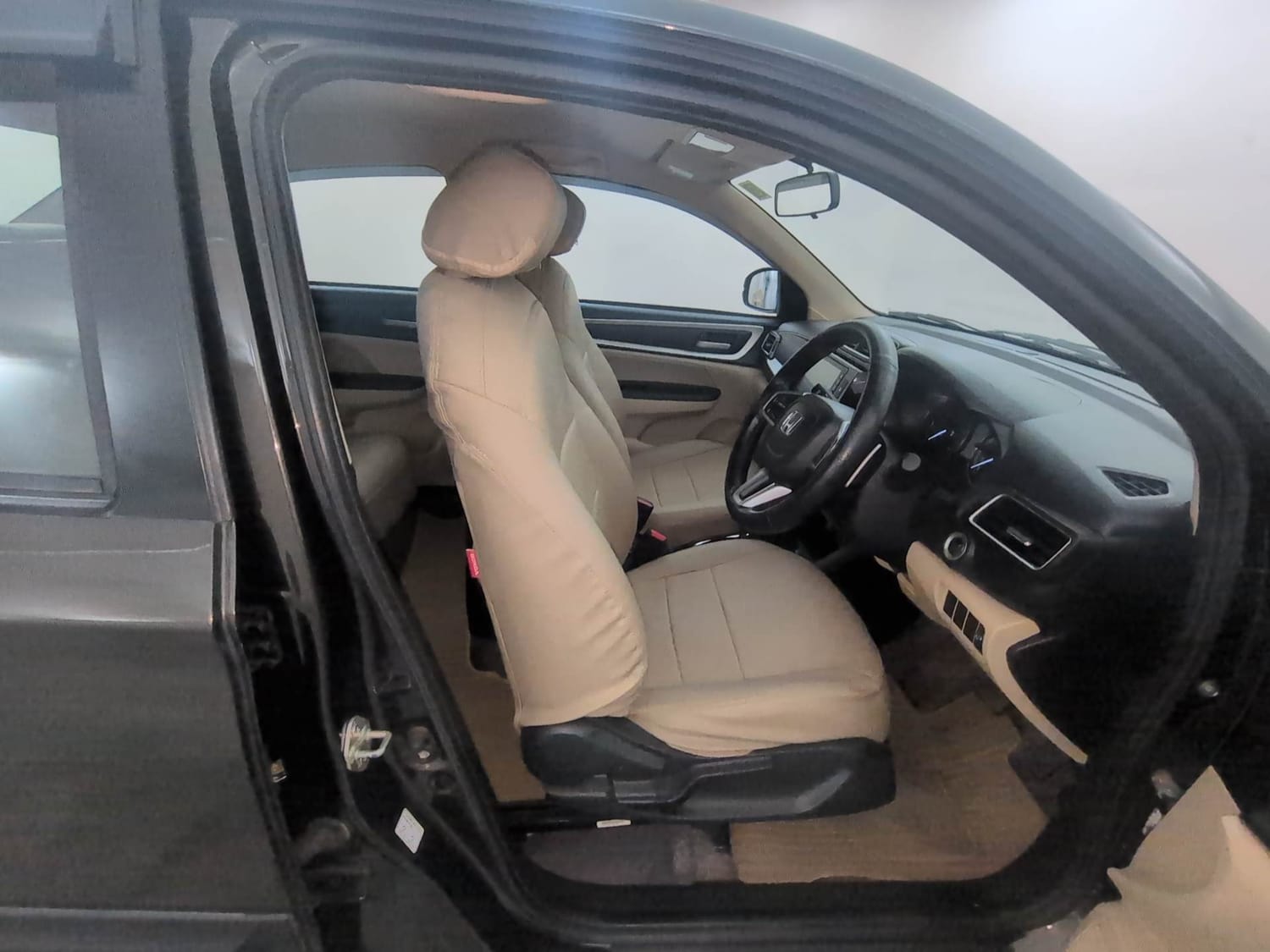 Used 2023 Honda Amaze VX 1.2 Petrol CVT Petrol Automatic interior RIGHT SIDE FRONT DOOR CABIN VIEW