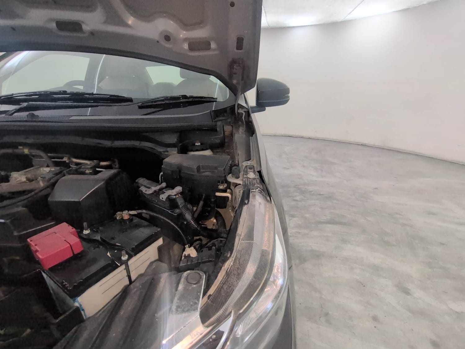 Used 2023 Honda Amaze VX 1.2 Petrol CVT Petrol Automatic engine ENGINE LEFT SIDE HINGE & APRON VIEW