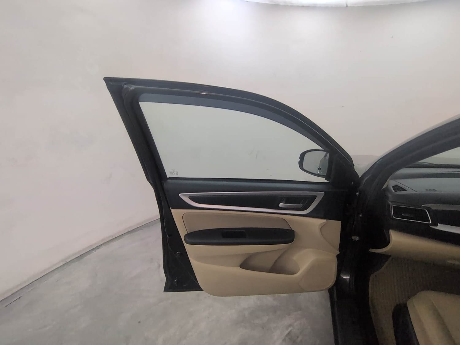 Used 2023 Honda Amaze VX 1.2 Petrol CVT Petrol Automatic interior LEFT FRONT DOOR OPEN VIEW