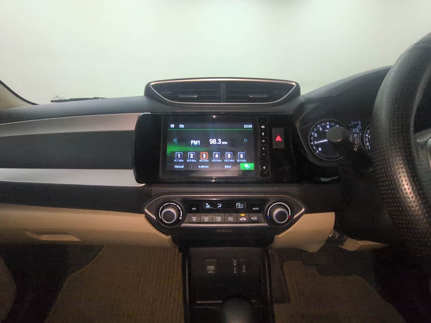 Used 2023 Honda Amaze VX 1.2 Petrol CVT Petrol Automatic interior MUSIC SYSTEM & AC CONTROL VIEW