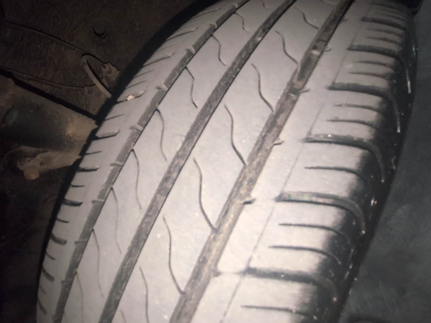 Used 2023 Honda Amaze VX 1.2 Petrol CVT Petrol Automatic tyres LEFT FRONT TYRE TREAD VIEW