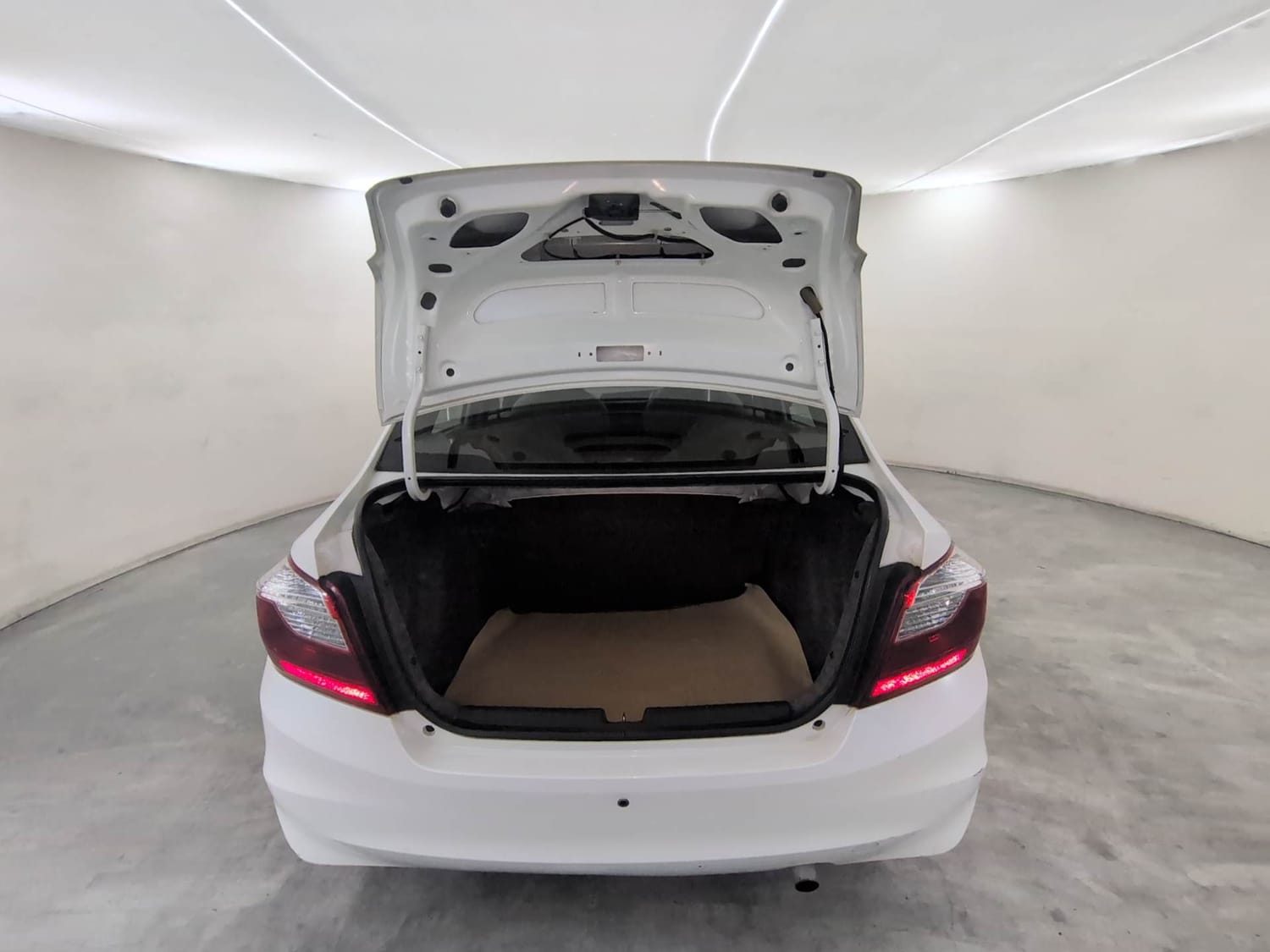 Used 2016 Honda Amaze 1.5 VX i-DTEC Diesel Manual interior DICKY DOOR OPEN VIEW