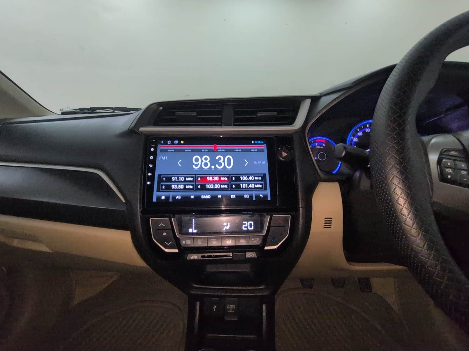 Used 2016 Honda Amaze 1.5 VX i-DTEC Diesel Manual interior MUSIC SYSTEM & AC CONTROL VIEW