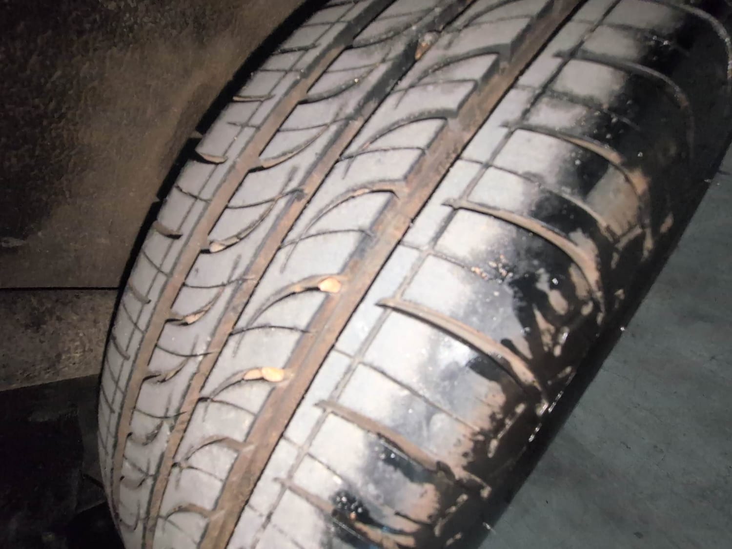 Used 2016 Honda Amaze 1.5 VX i-DTEC Diesel Manual tyres RIGHT REAR TYRE TREAD VIEW