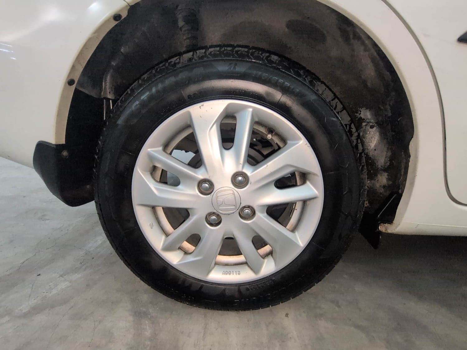 Used 2016 Honda Amaze 1.5 VX i-DTEC Diesel Manual tyres RIGHT REAR TYRE RIM VIEW