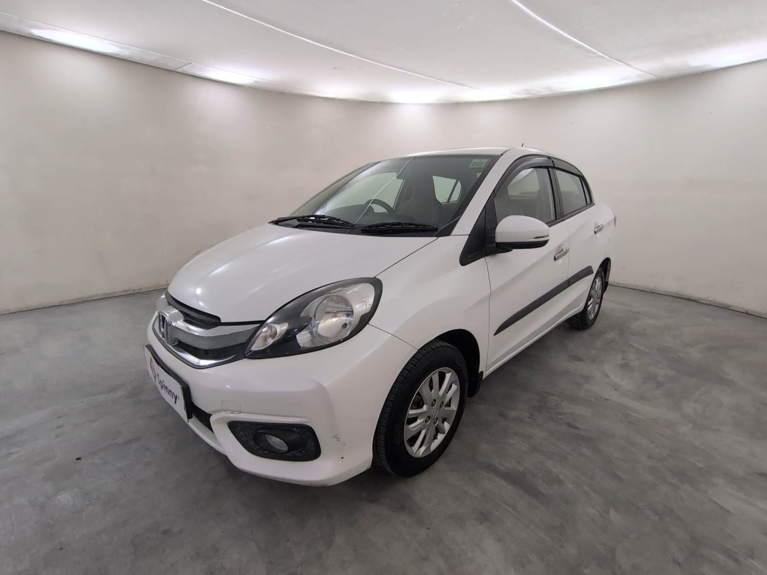 Used 2016 Honda Amaze 1.5 VX i-DTEC Diesel Manual exterior LEFT FRONT CORNER VIEW