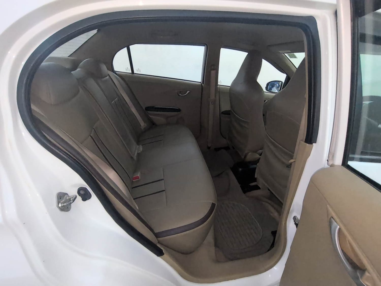 Used 2016 Honda Amaze 1.5 VX i-DTEC Diesel Manual interior RIGHT SIDE REAR DOOR CABIN VIEW