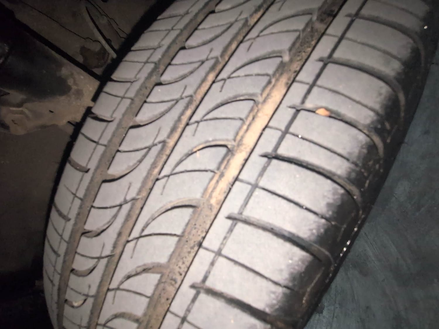 Used 2016 Honda Amaze 1.5 VX i-DTEC Diesel Manual tyres LEFT FRONT TYRE TREAD VIEW