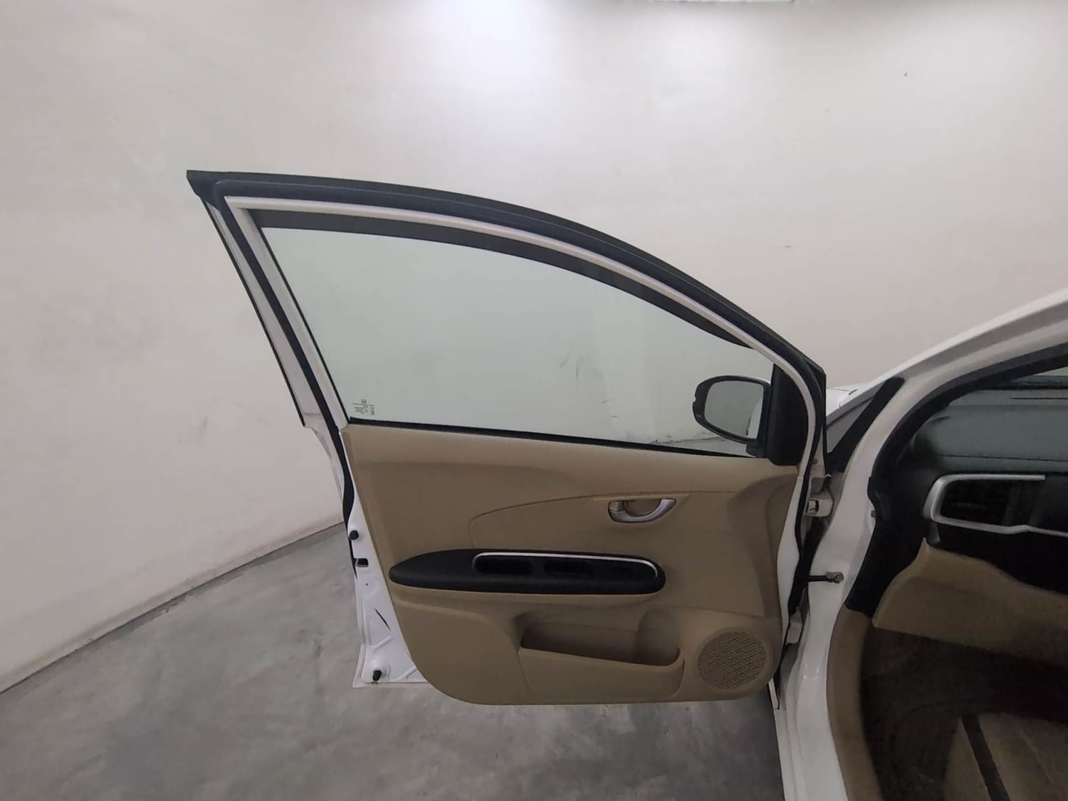 Used 2016 Honda Amaze 1.5 VX i-DTEC Diesel Manual interior LEFT FRONT DOOR OPEN VIEW