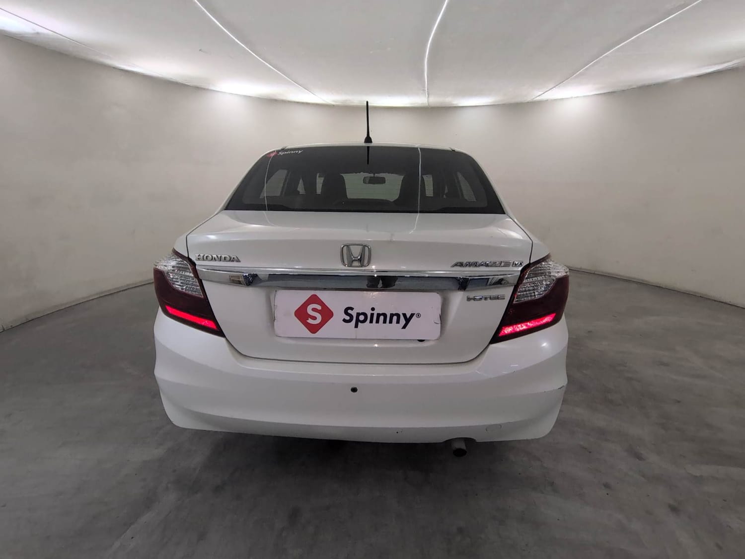 Used 2016 Honda Amaze 1.5 VX i-DTEC Diesel Manual exterior BACK VIEW