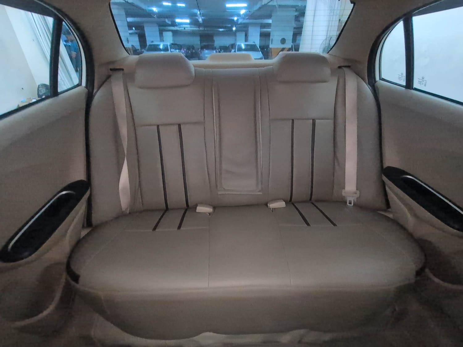 Used 2016 Honda Amaze 1.5 VX i-DTEC Diesel Manual interior REAR SEAT CONDITION VIEW