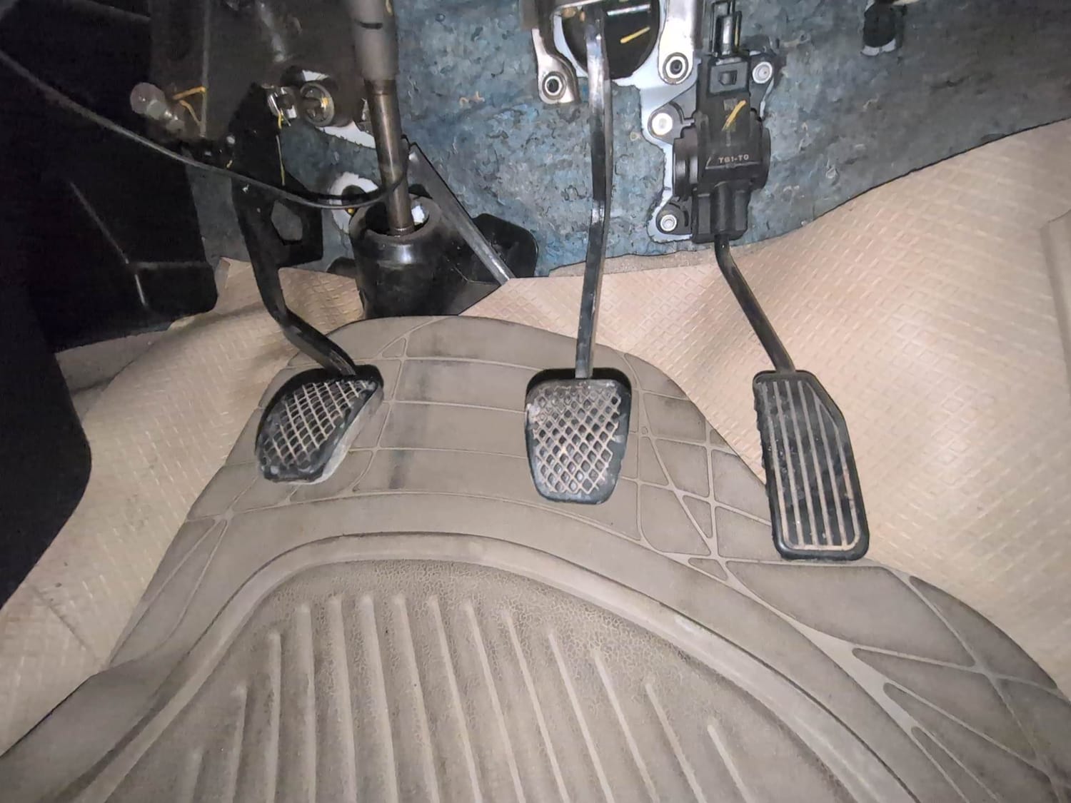 Used 2016 Honda Amaze 1.5 VX i-DTEC Diesel Manual interior PEDALS VIEW