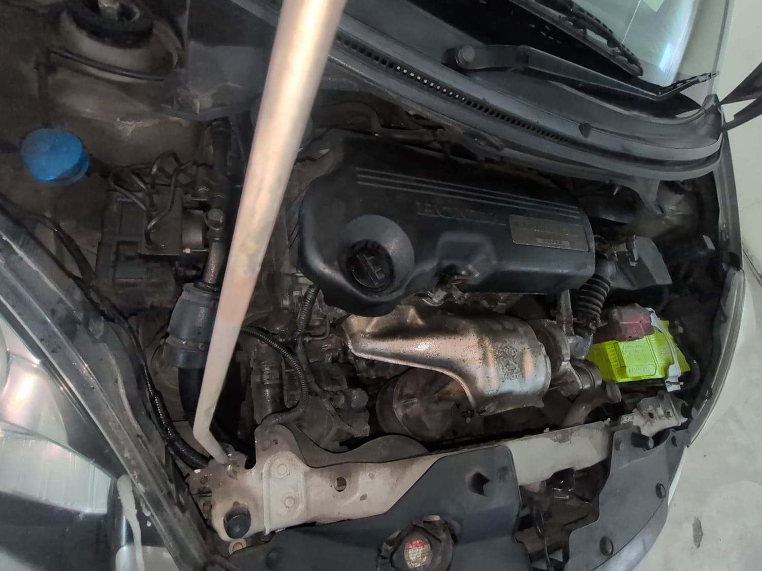Used 2016 Honda Amaze 1.5 VX i-DTEC Diesel Manual engine ENGINE RIGHT SIDE VIEW