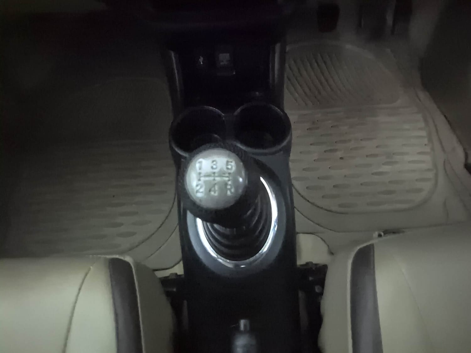 Used 2016 Honda Amaze 1.5 VX i-DTEC Diesel Manual interior GEAR  KNOB VIEW