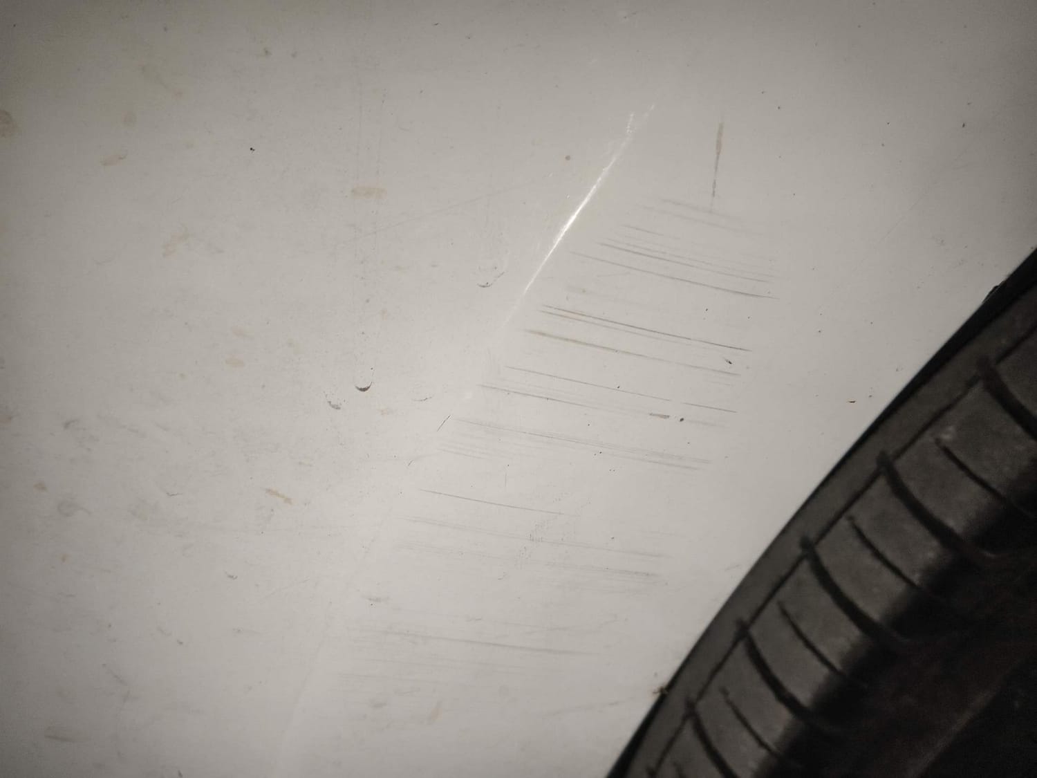 Used 2015 Volkswagen Polo Comfortline 1.2L (P) Petrol Manual dents MINOR SCRATCH