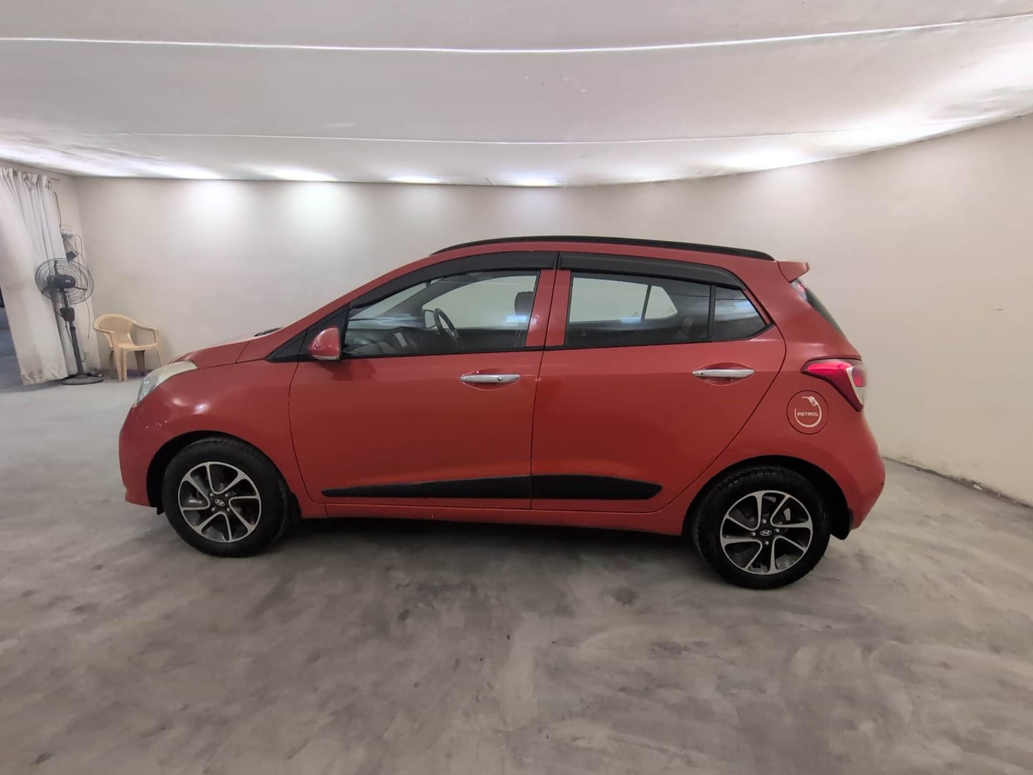 Used 2018 Hyundai Grand i10 Asta 1.2 Kappa VTVT Petrol Manual exterior LEFT SIDE VIEW