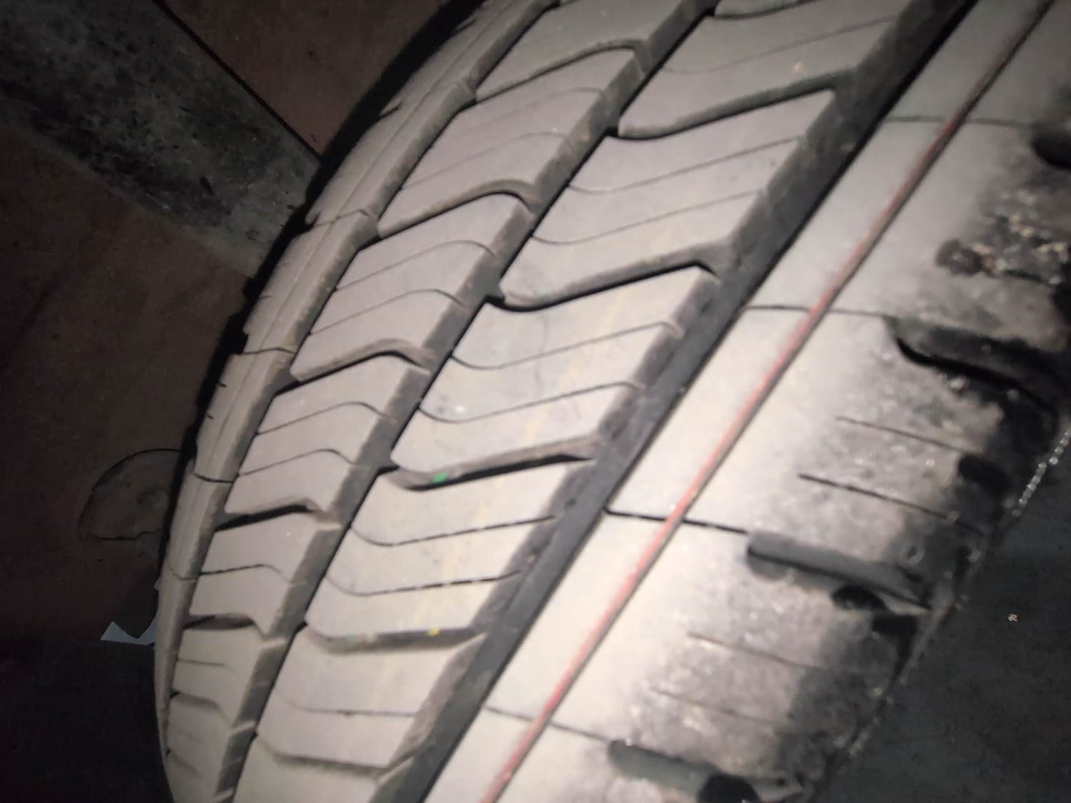 Used 2018 Hyundai Grand i10 Asta 1.2 Kappa VTVT Petrol Manual tyres RIGHT REAR TYRE RIM VIEW
