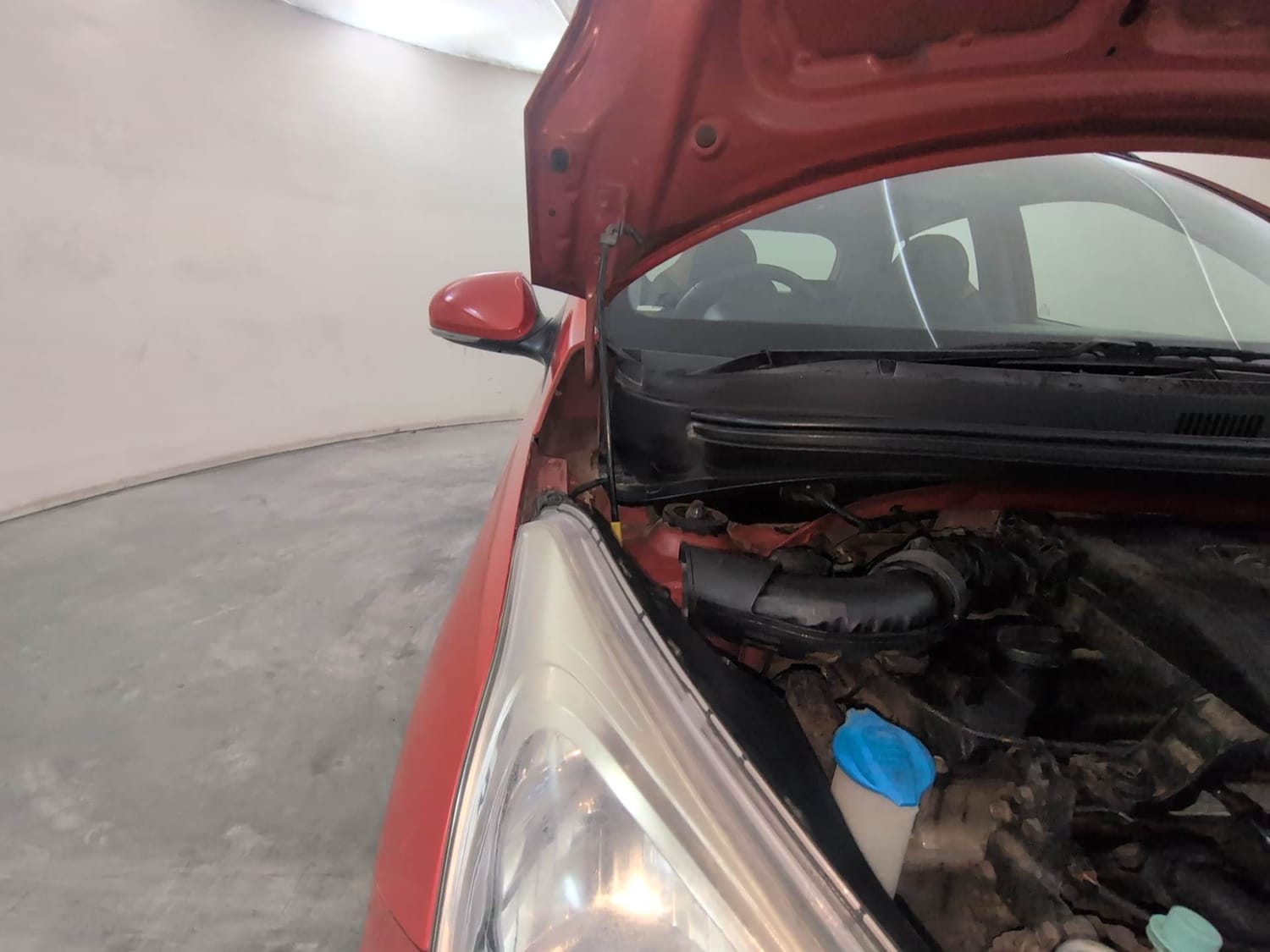 Used 2018 Hyundai Grand i10 Asta 1.2 Kappa VTVT Petrol Manual engine ENGINE RIGHT SIDE HINGE & APRON VIEW