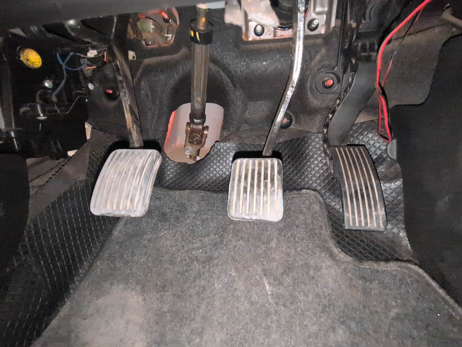 Used 2018 Hyundai Grand i10 Asta 1.2 Kappa VTVT Petrol Manual interior PEDALS VIEW