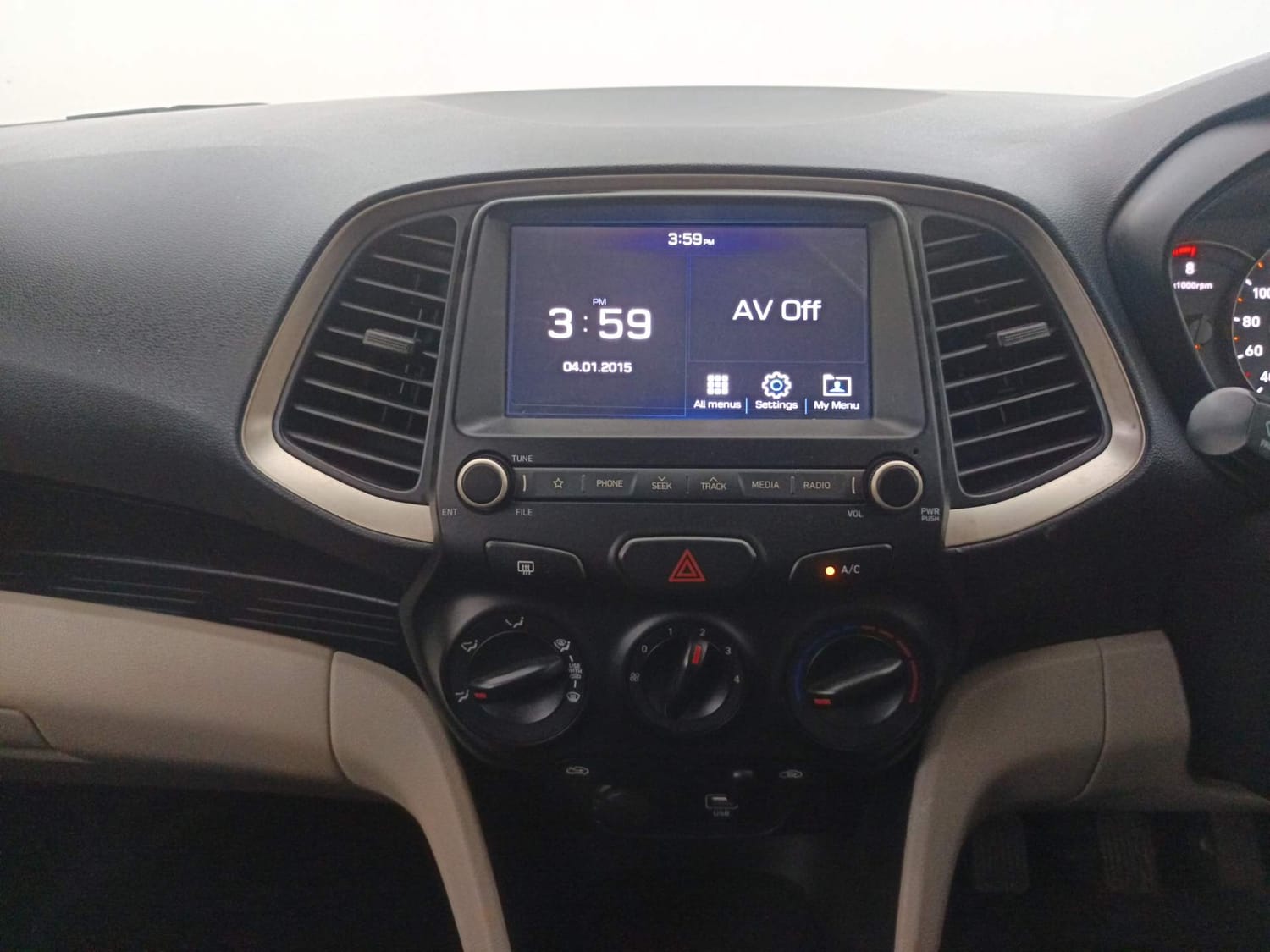Used 2019 Hyundai Santro Sportz Petrol Manual interior MUSIC SYSTEM & AC CONTROL VIEW