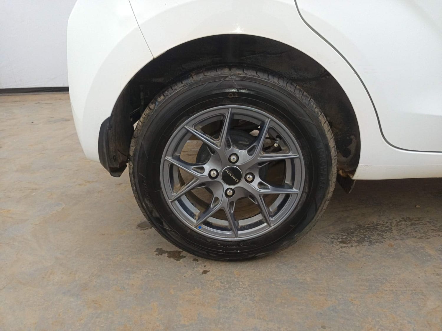 Used 2019 Hyundai Santro Sportz Petrol Manual tyres RIGHT REAR TYRE RIM VIEW