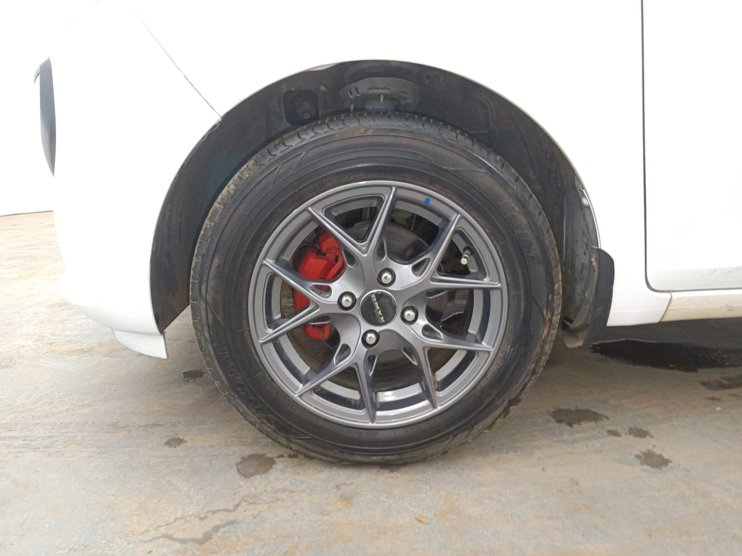 Used 2019 Hyundai Santro Sportz Petrol Manual tyres LEFT FRONT TYRE RIM VIEW