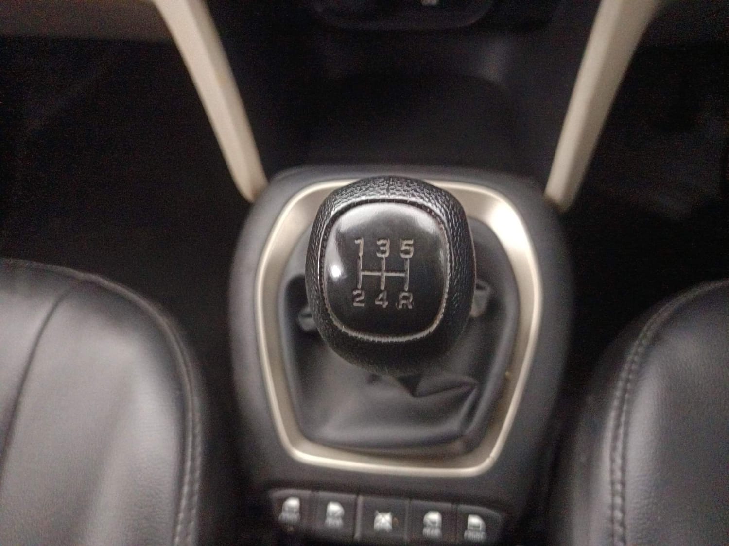 Used 2019 Hyundai Santro Sportz Petrol Manual interior GEAR  KNOB VIEW