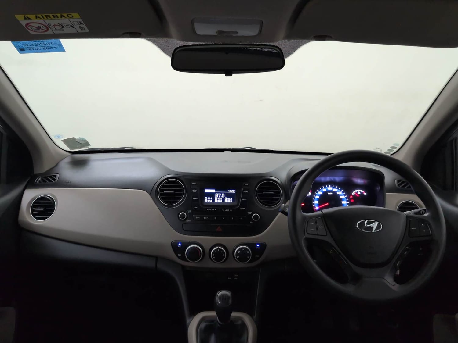 Used 2019 Hyundai Xcent S Petrol Manual interior DASHBOARD VIEW