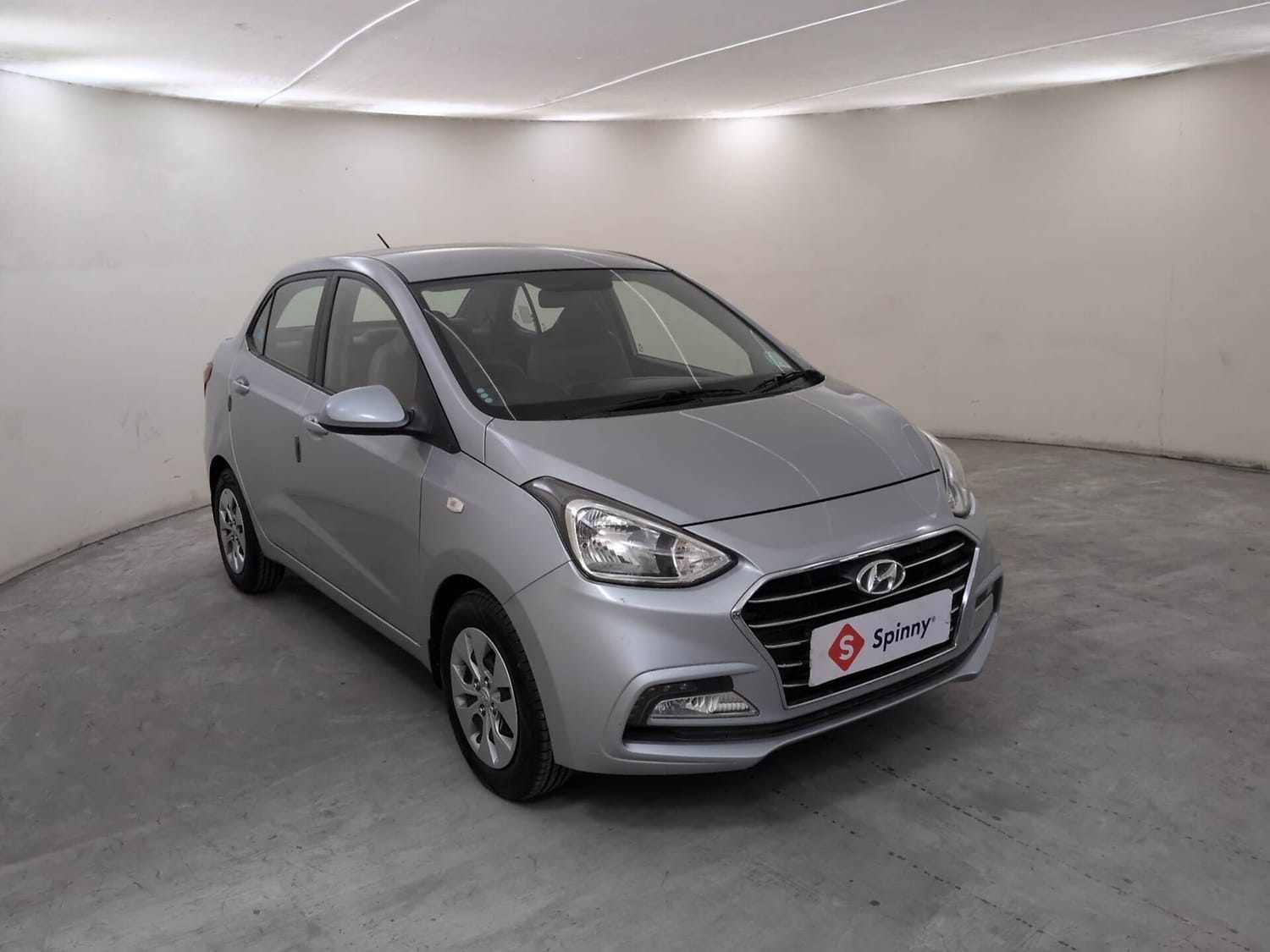 Used 2019 Hyundai Xcent S Petrol Manual exterior RIGHT FRONT CORNER VIEW