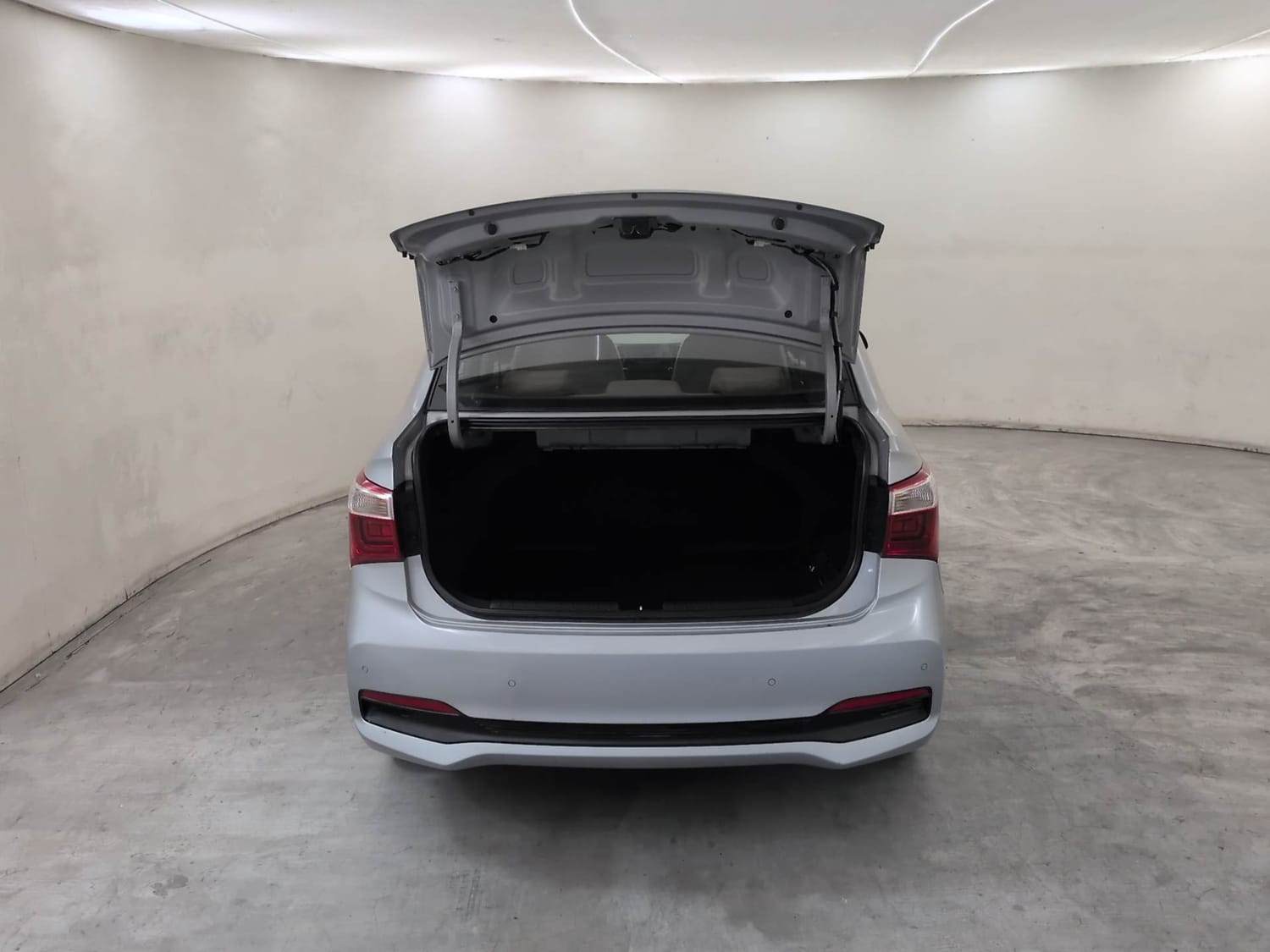 Used 2019 Hyundai Xcent S Petrol Manual interior DICKY DOOR OPEN VIEW