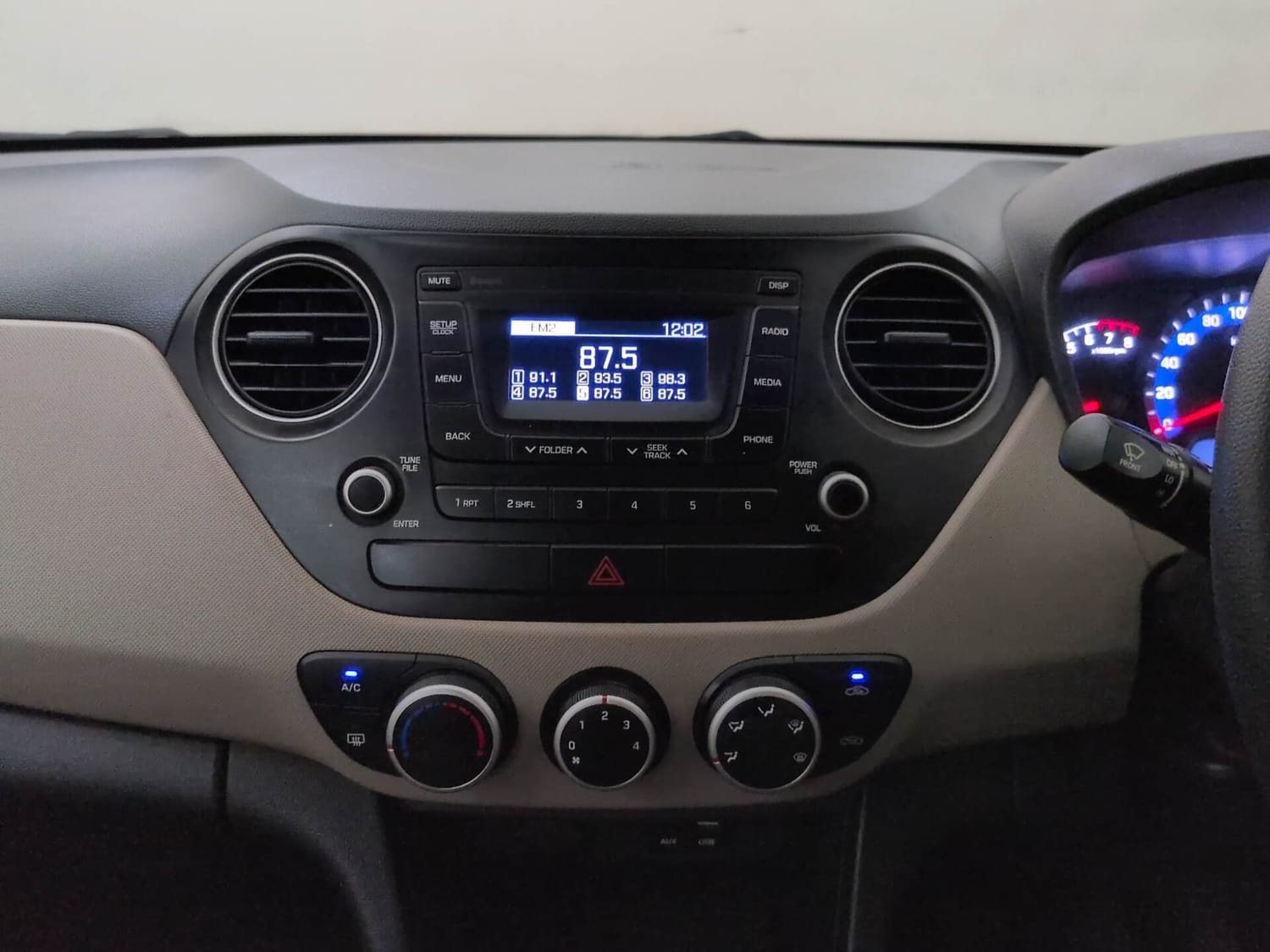 Used 2019 Hyundai Xcent S Petrol Manual interior MUSIC SYSTEM & AC CONTROL VIEW