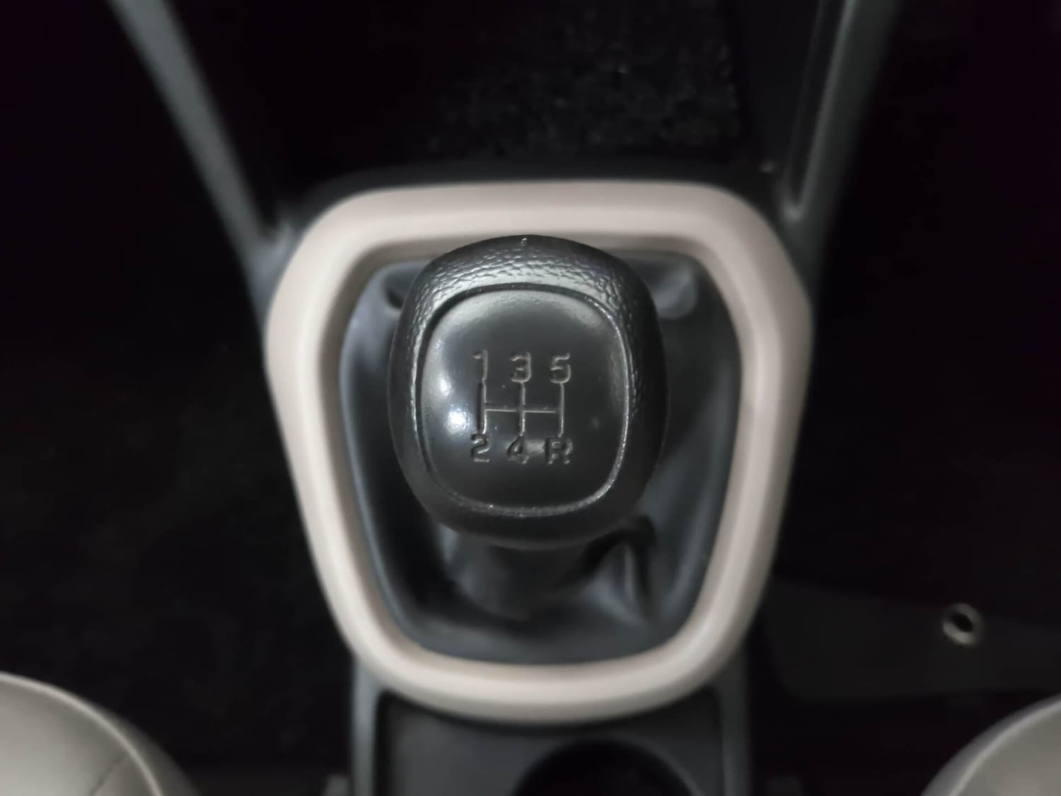 Used 2019 Hyundai Xcent S Petrol Manual interior GEAR  KNOB VIEW