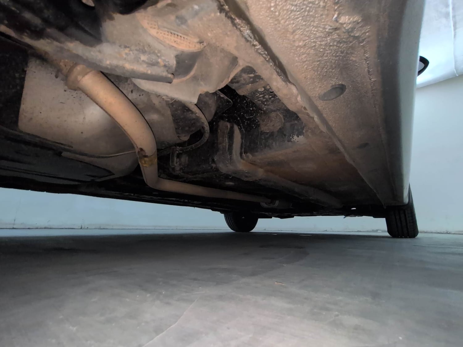 Used 2019 Hyundai Xcent S Petrol Manual extra REAR RIGHT UNDERBODY VIEW