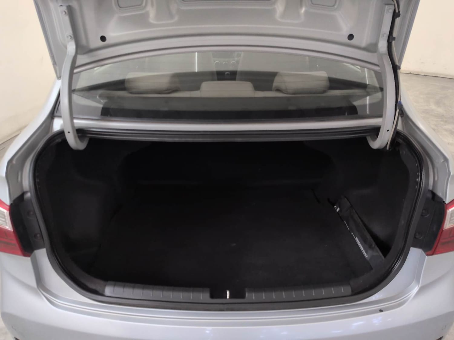 Used 2019 Hyundai Xcent S Petrol Manual interior DICKY INSIDE VIEW