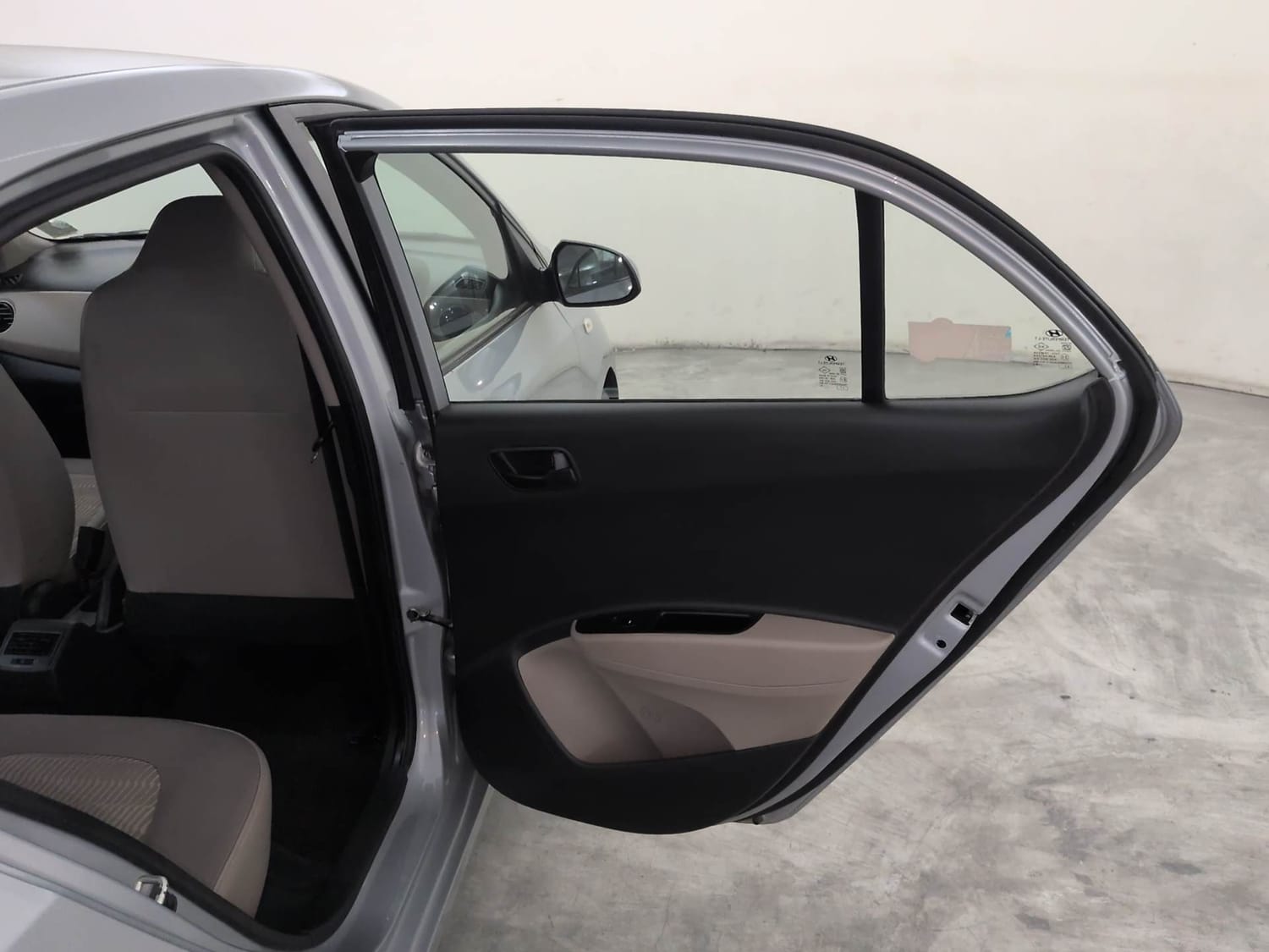 Used 2019 Hyundai Xcent S Petrol Manual interior RIGHT REAR DOOR OPEN VIEW