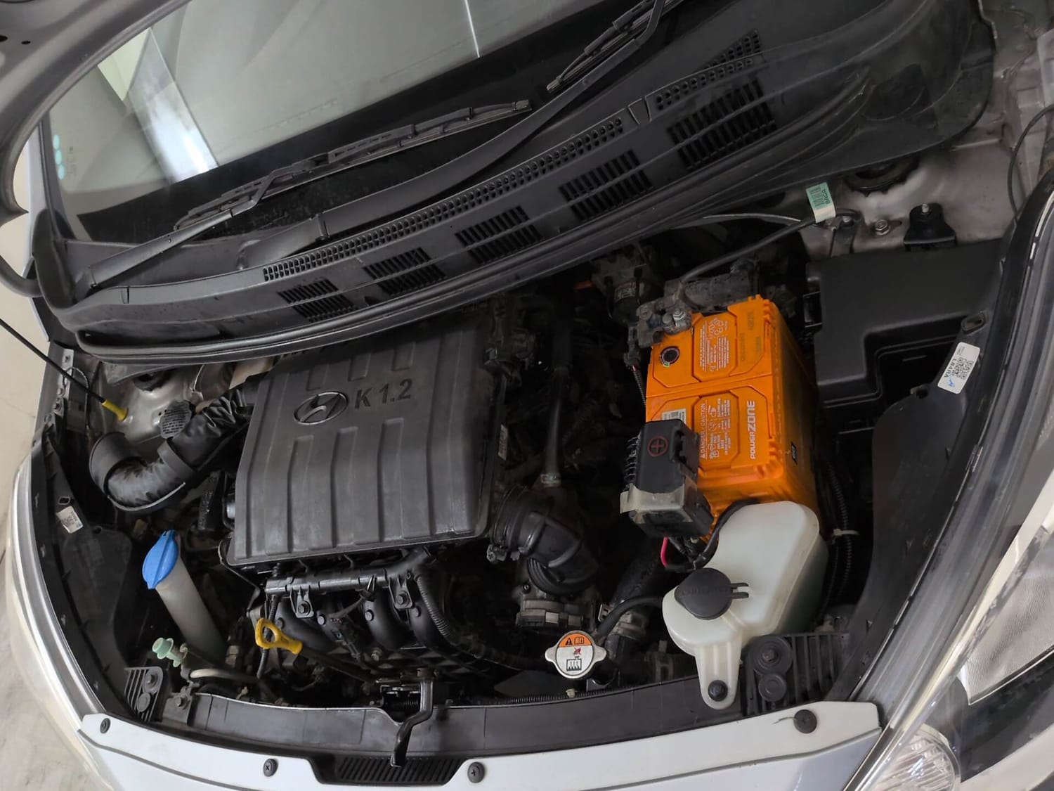 Used 2019 Hyundai Xcent S Petrol Manual engine ENGINE LEFT SIDE VIEW