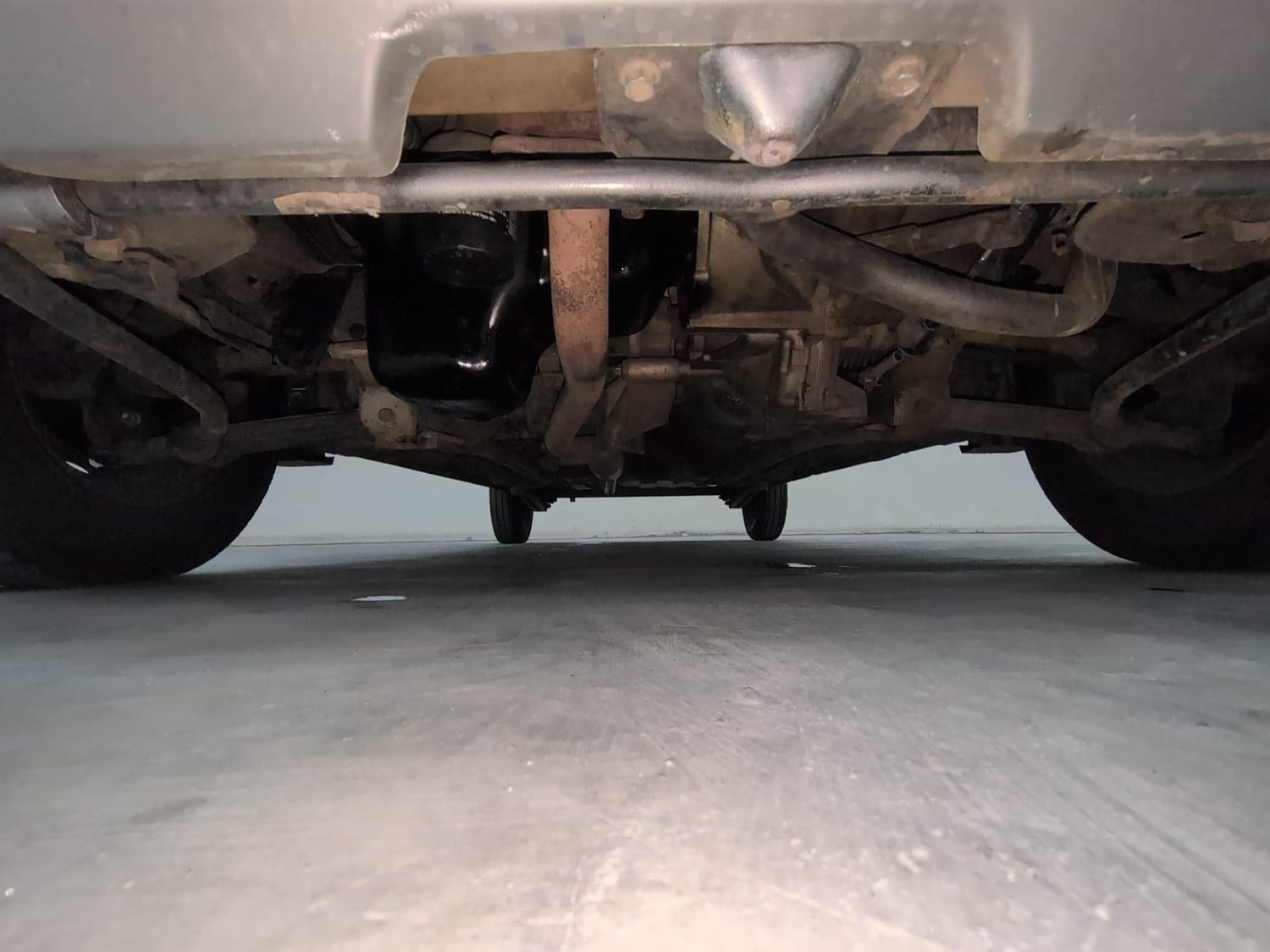Used 2014 Maruti Suzuki Alto 800 Lxi Petrol Manual extra FRONT LEFT UNDERBODY VIEW