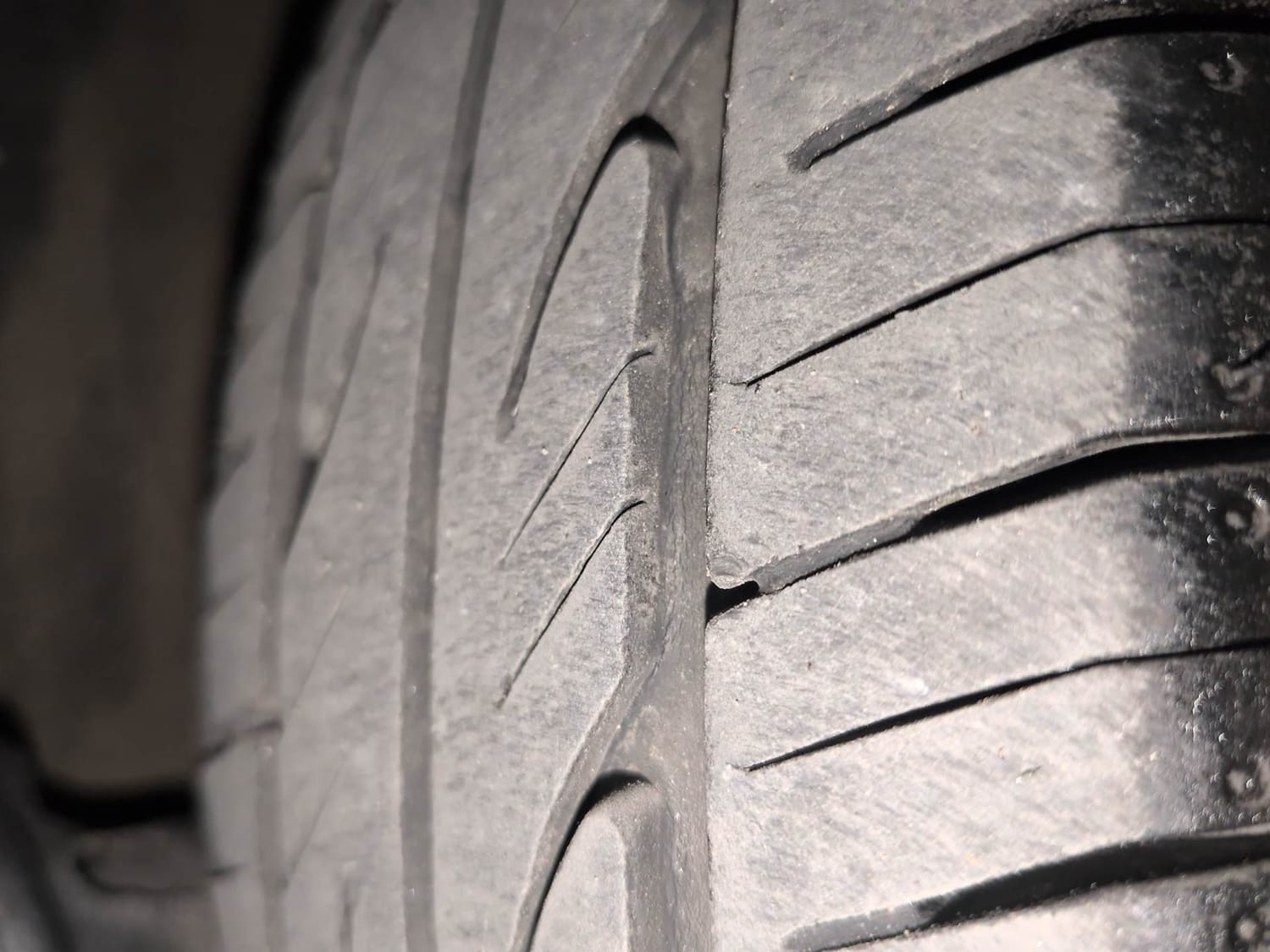 Used 2014 Maruti Suzuki Alto 800 Lxi Petrol Manual tyres RIGHT FRONT TYRE TREAD VIEW