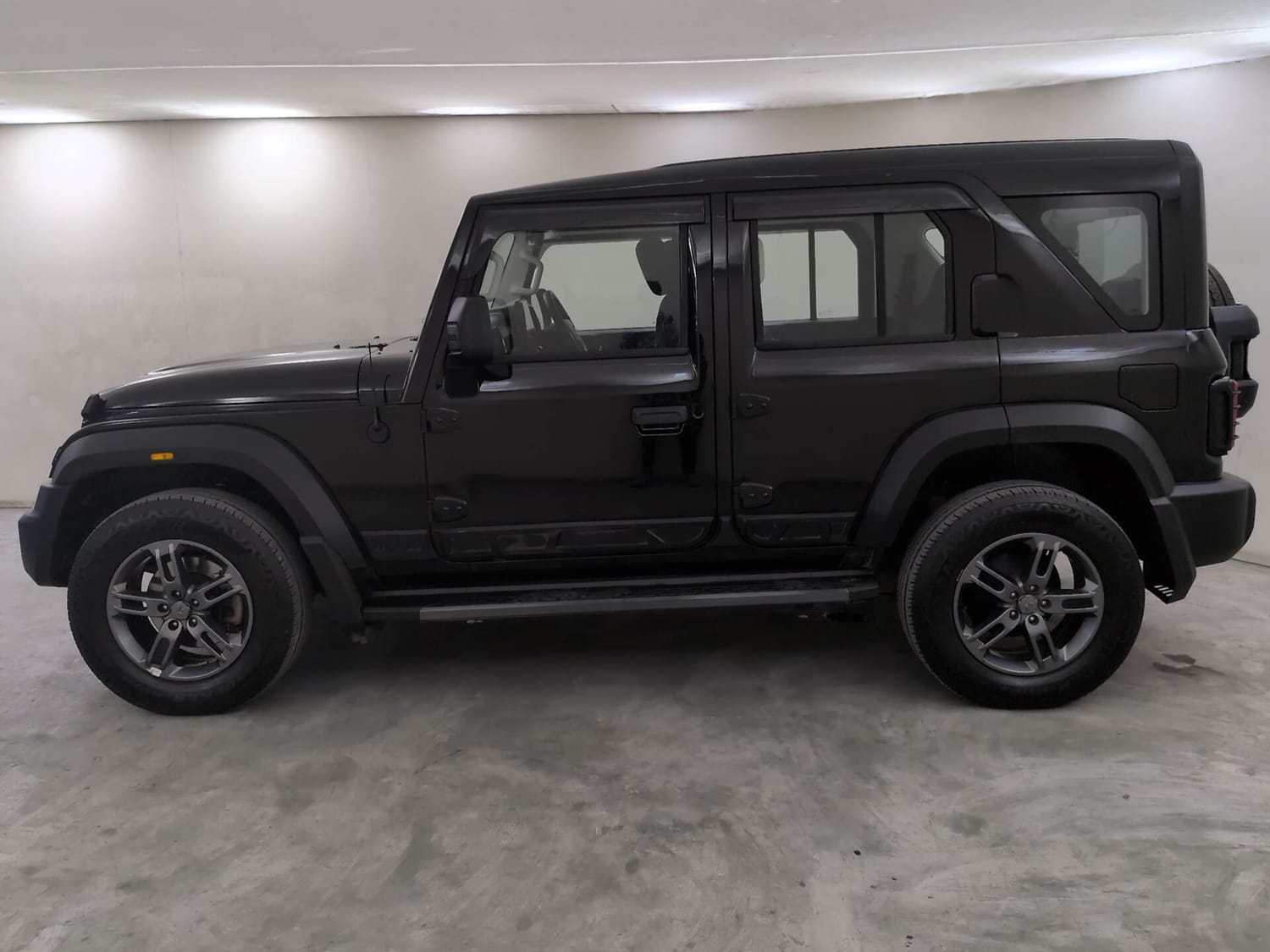Used 2025 Mahindra Thar Roxx MX3 Diesel MT 2WD Diesel Manual exterior LEFT SIDE VIEW