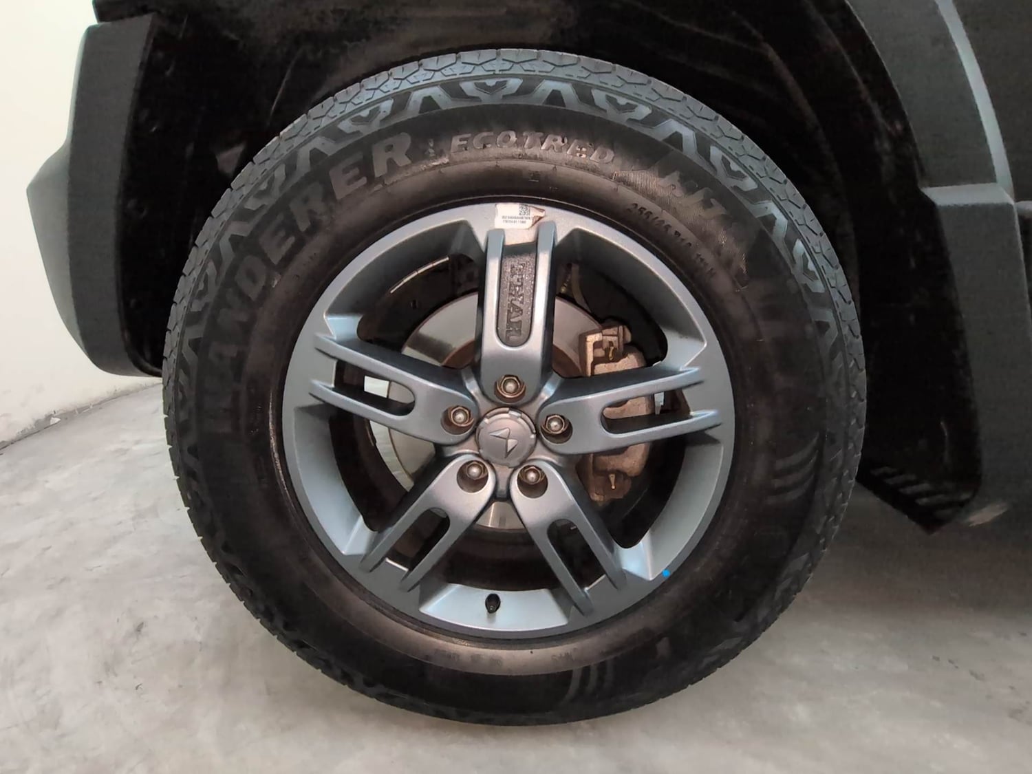 Used 2025 Mahindra Thar Roxx MX3 Diesel MT 2WD Diesel Manual tyres LEFT FRONT TYRE RIM VIEW