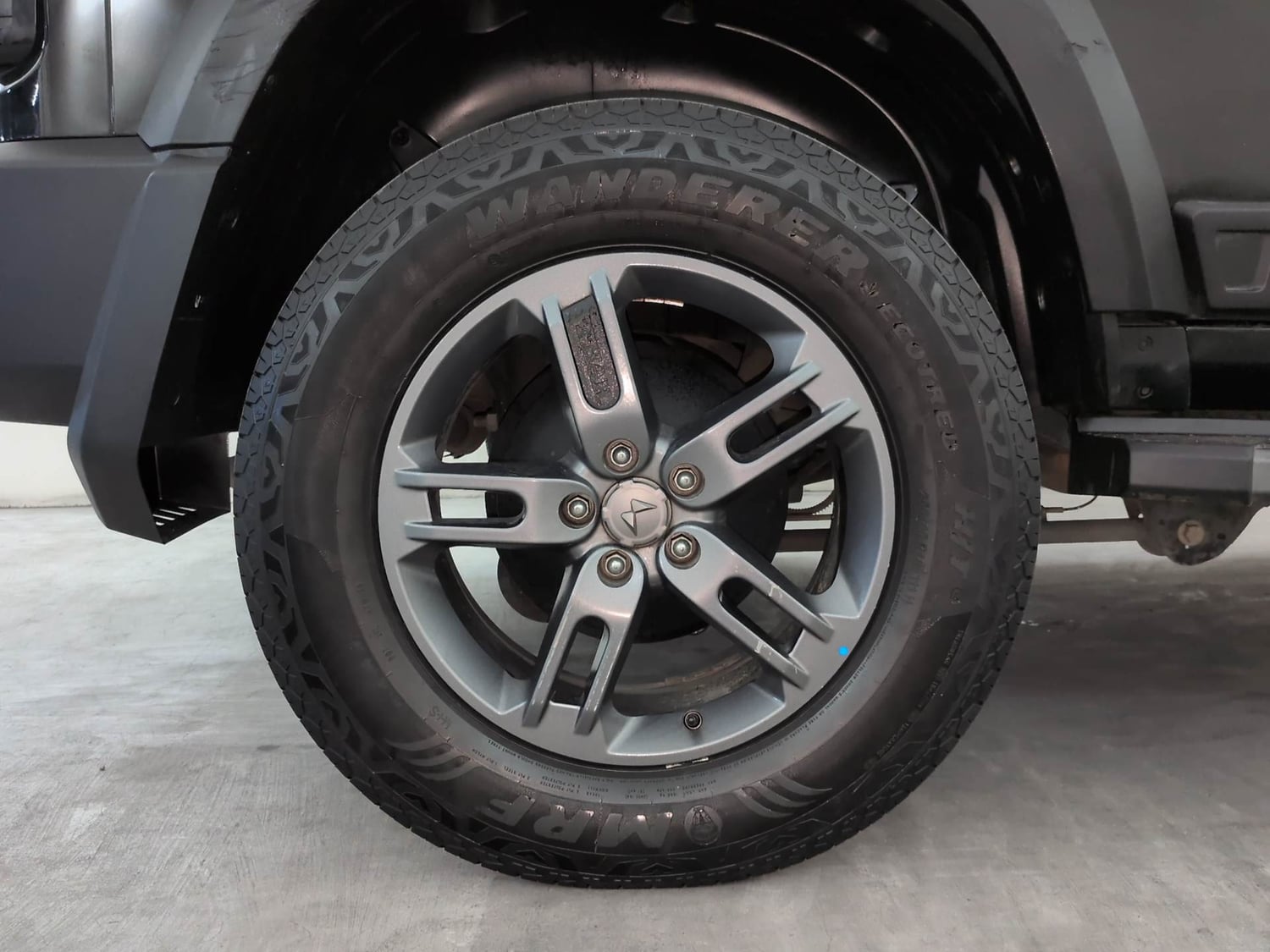 Used 2025 Mahindra Thar Roxx MX3 Diesel MT 2WD Diesel Manual tyres RIGHT REAR TYRE RIM VIEW