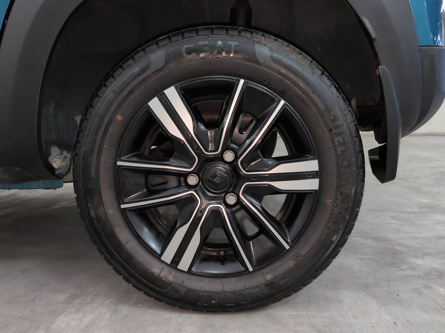 Used 2024 Renault Kwid CLIMBER 1.0 AMT Petrol Automatic tyres LEFT REAR TYRE RIM VIEW