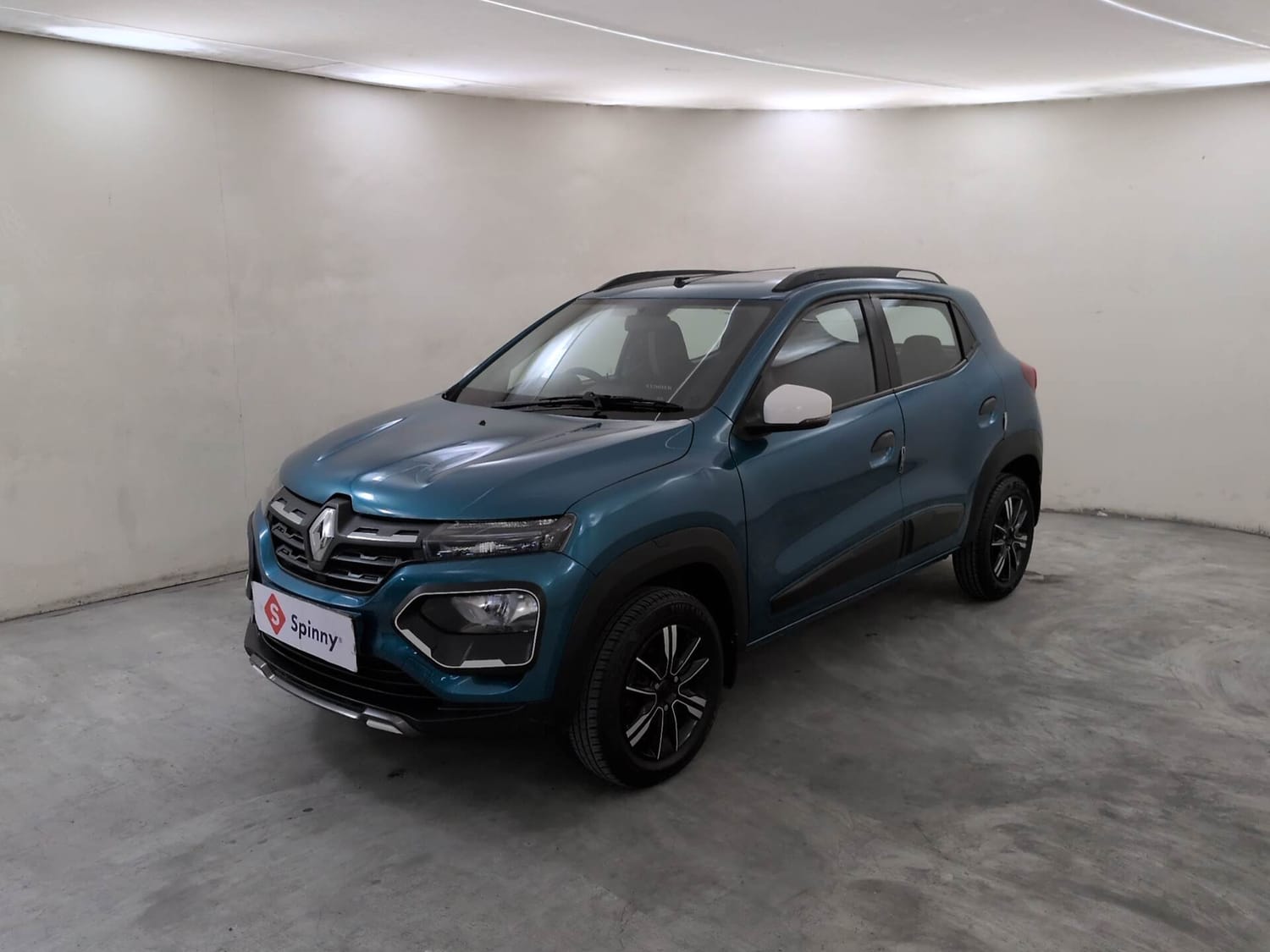 Used 2024 Renault Kwid CLIMBER 1.0 AMT Petrol Automatic exterior LEFT FRONT CORNER VIEW