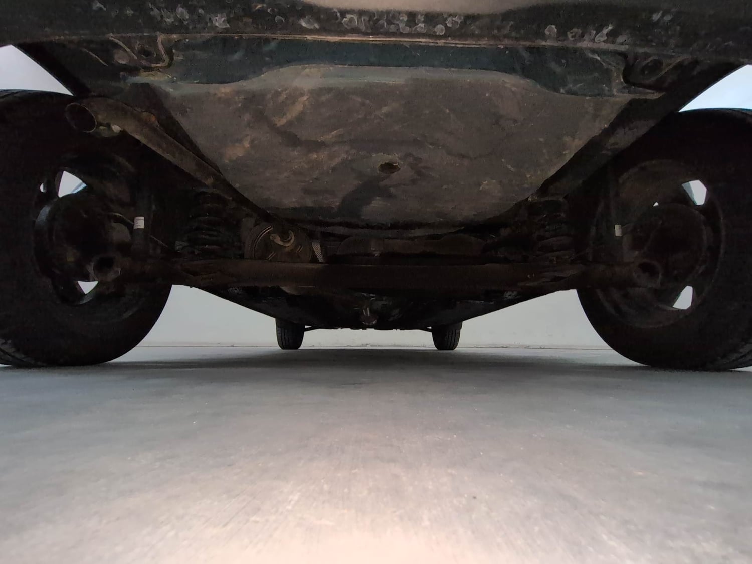 Used 2024 Renault Kwid CLIMBER 1.0 AMT Petrol Automatic extra REAR UNDERBODY VIEW (TAKEN FROM REAR)