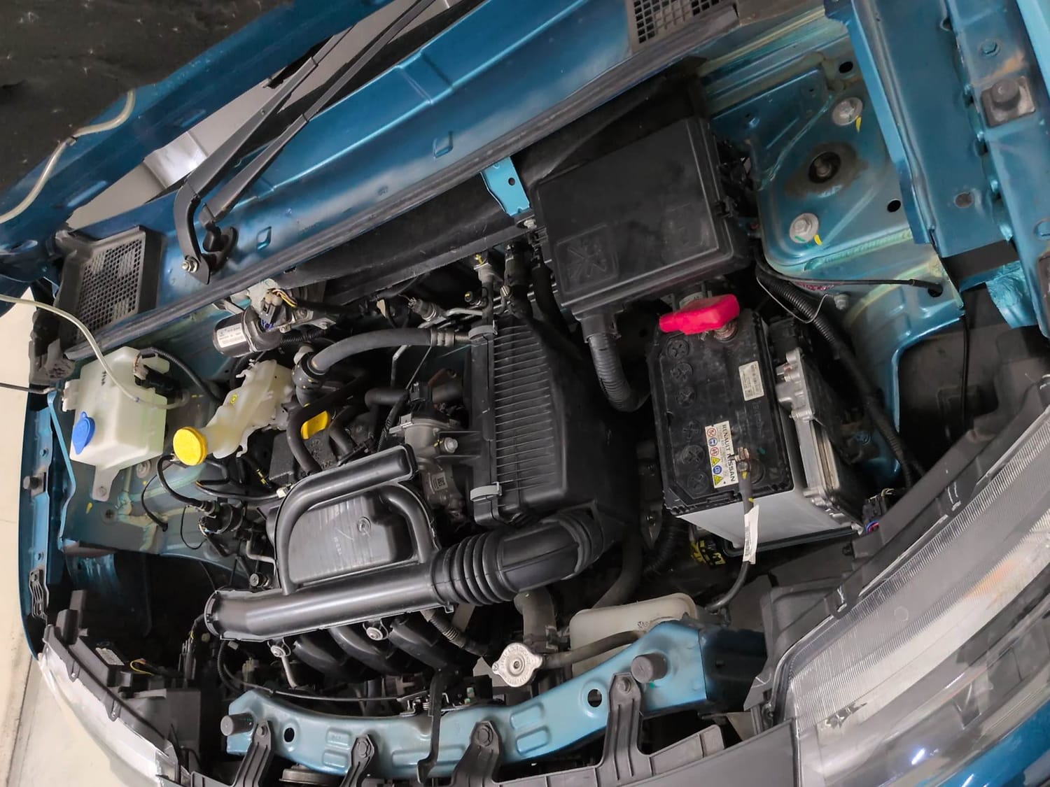 Used 2024 Renault Kwid CLIMBER 1.0 AMT Petrol Automatic engine ENGINE LEFT SIDE VIEW
