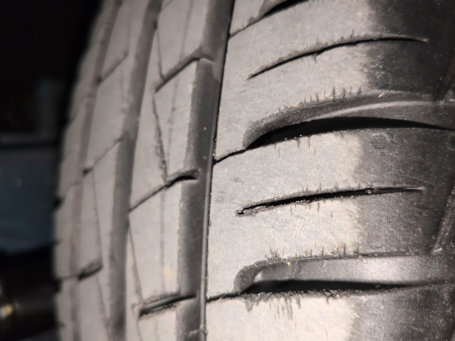 Used 2024 Renault Kwid CLIMBER 1.0 AMT Petrol Automatic tyres RIGHT FRONT TYRE TREAD VIEW