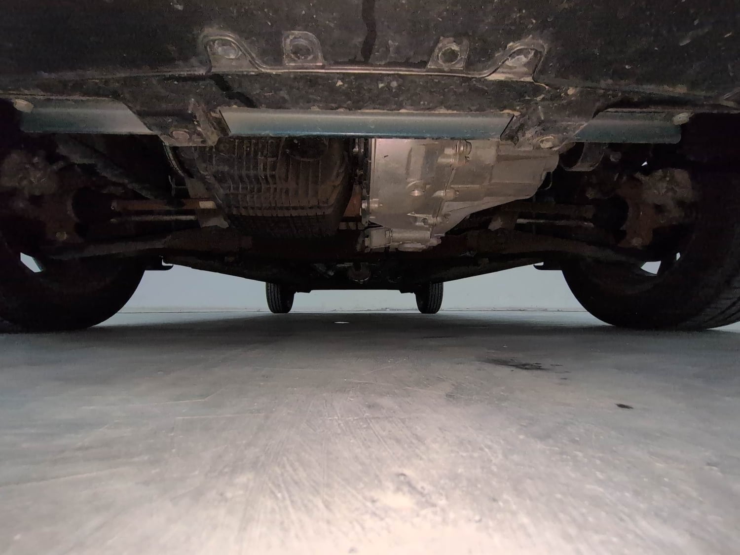 Used 2024 Renault Kwid CLIMBER 1.0 AMT Petrol Automatic extra FRONT LEFT UNDERBODY VIEW