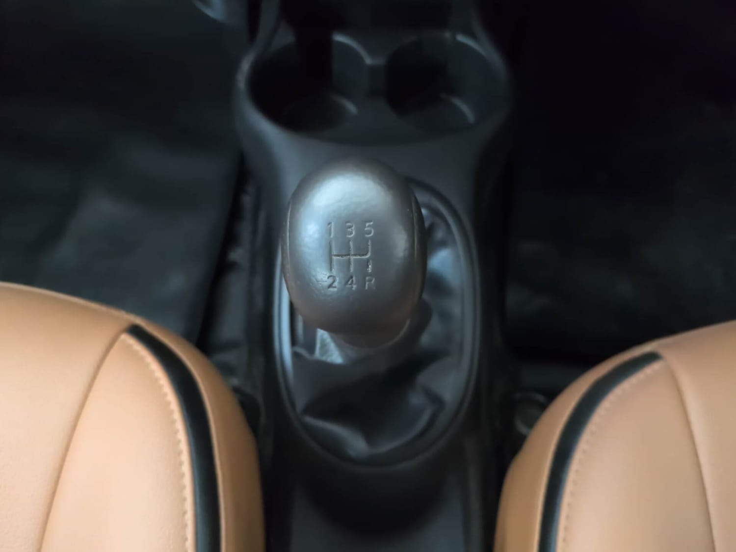 Used 2016 Nissan Micra Active XV Safety Pack Petrol Manual interior GEAR  KNOB VIEW