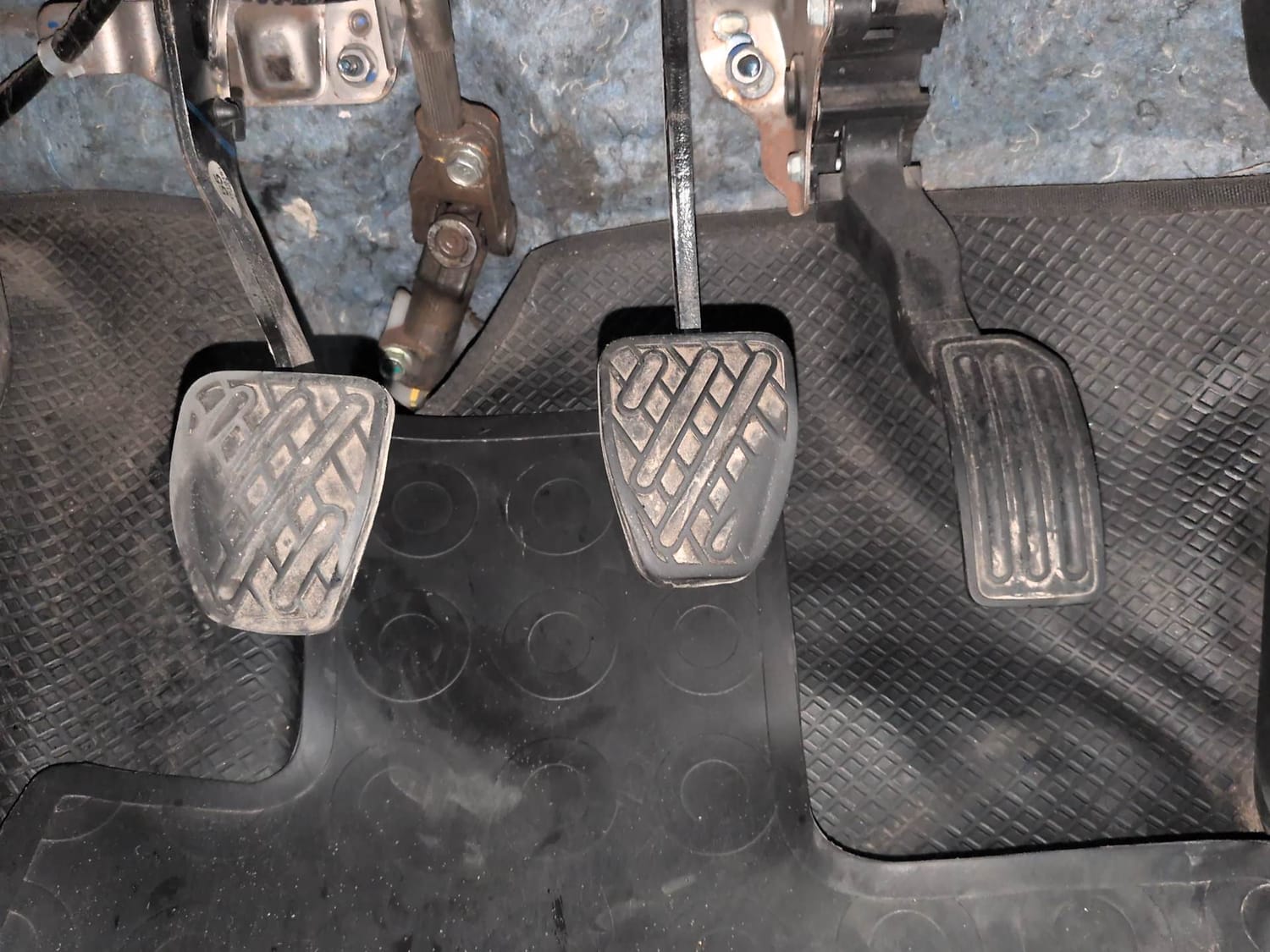 Used 2016 Nissan Micra Active XV Safety Pack Petrol Manual interior PEDALS VIEW